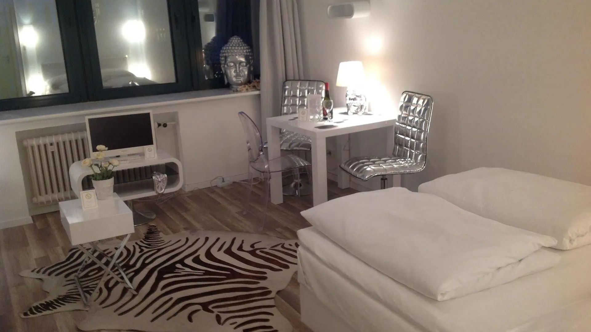 A Partment Mediapark Apartamento Colonia 0*,